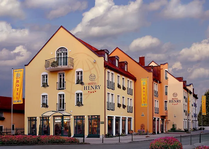 Henry מלון 4*